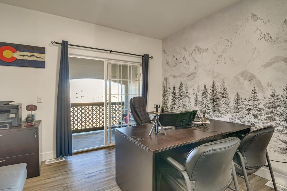WFH Setup & Garage Parking! Modern Denver Condo House in Thornton