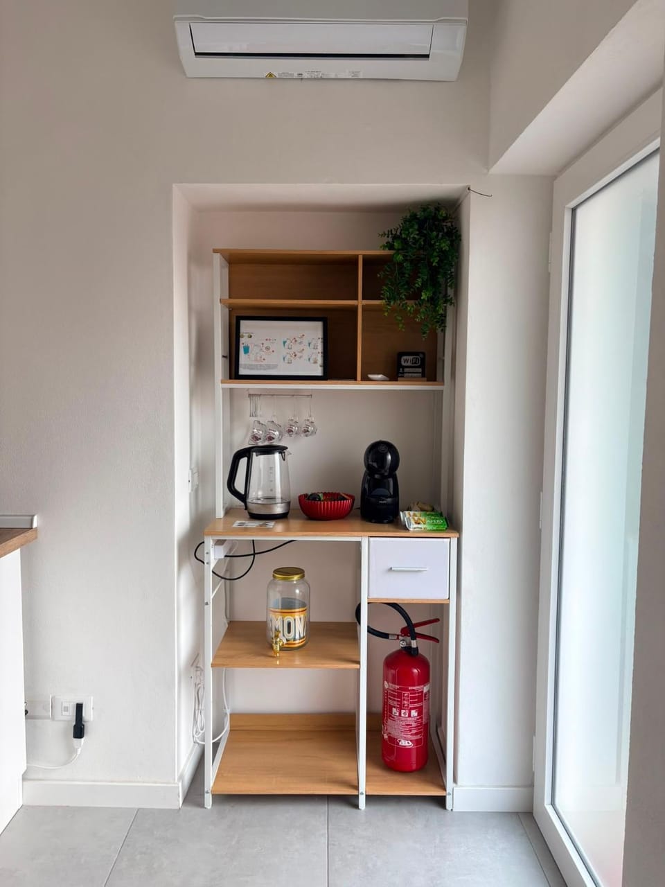 Coffee/tea facilities, Kitchen or kitchenette