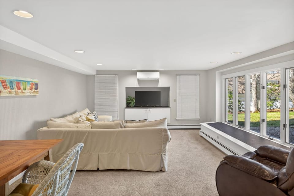 Coastal Retreat House in Brewster
