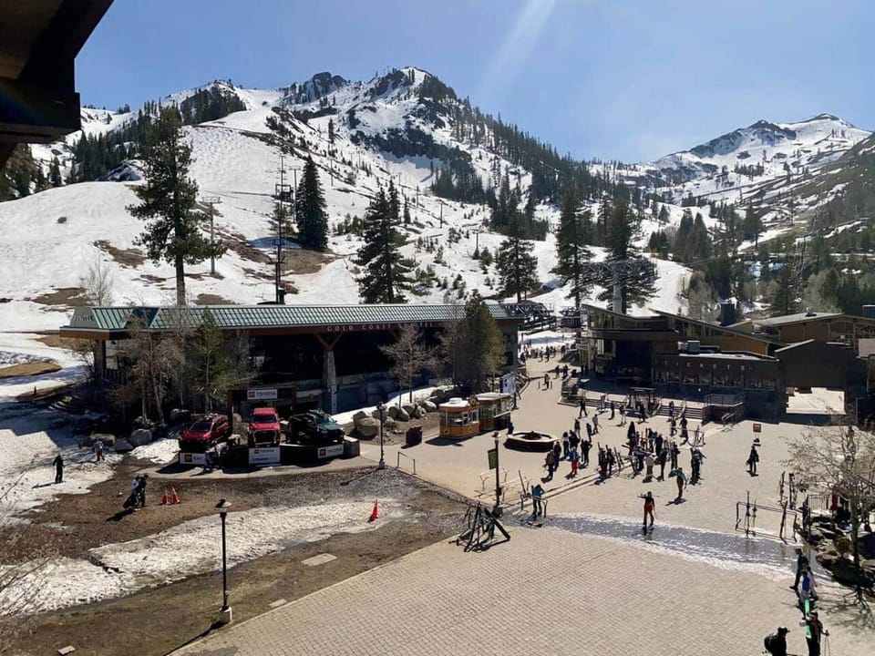 3BR Condo in Village at Palisades - Premier Apartment in Palisades Tahoe (Olympic Valley)