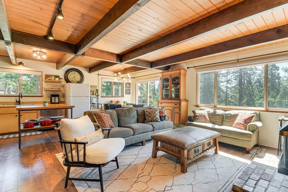 The Green Hideaway Arnold Cabin in the Pines! Cabin in Arnold