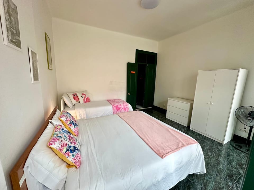 Quarto 1 familiar Vacation rental in Lisbon