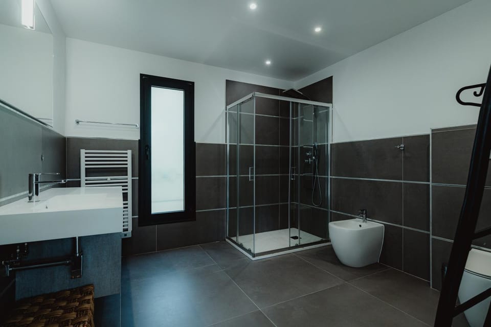 Bathroom, Living room