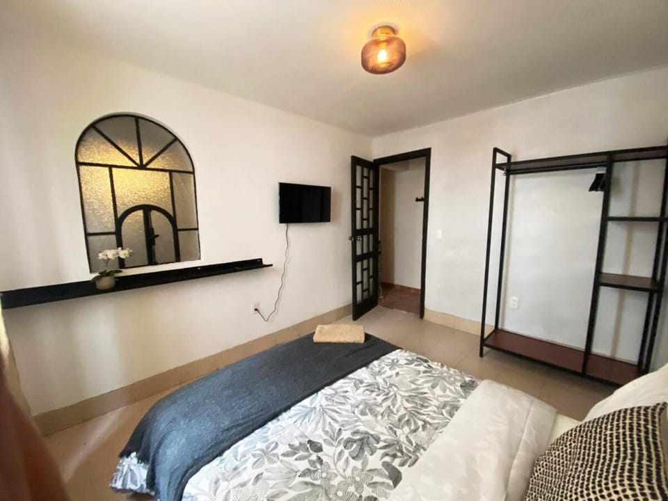 Casa Labardini Colonial Suite with Patio View 2 Apartment in Mexico City