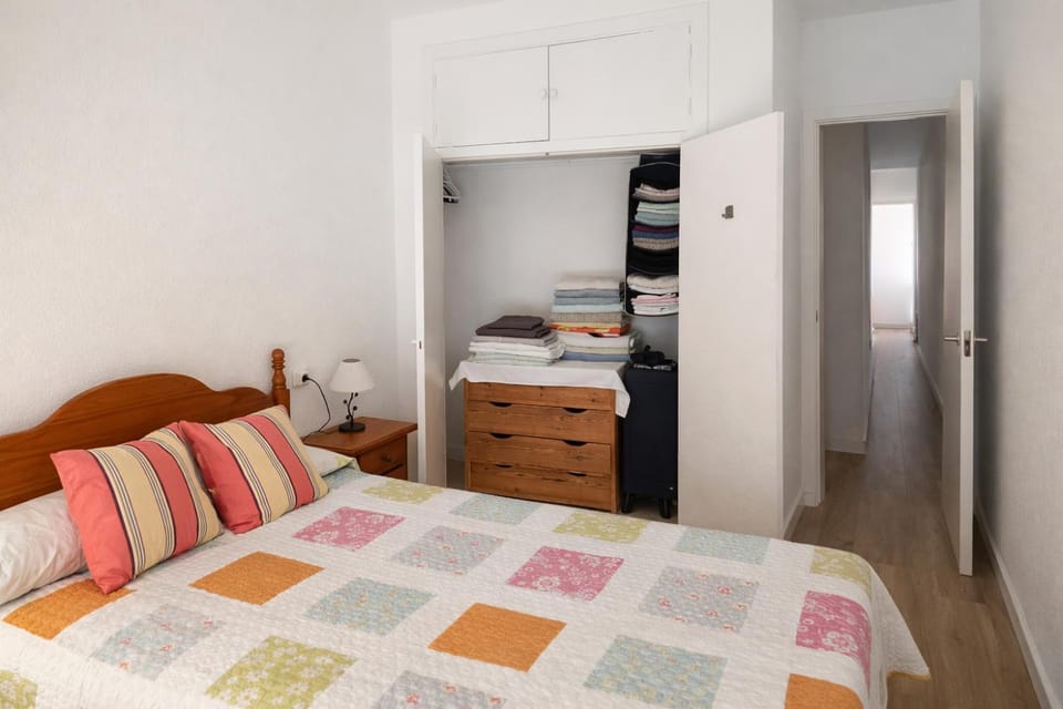 Bed, Photo of the whole room, Bedroom, wardrobe