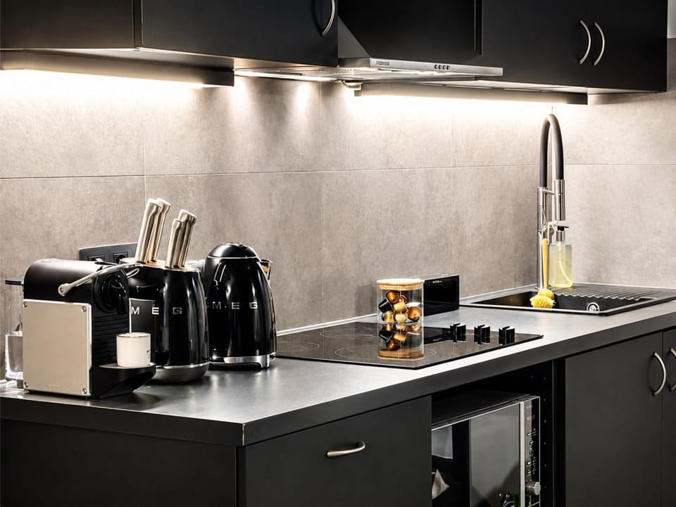 Kitchen or kitchenette