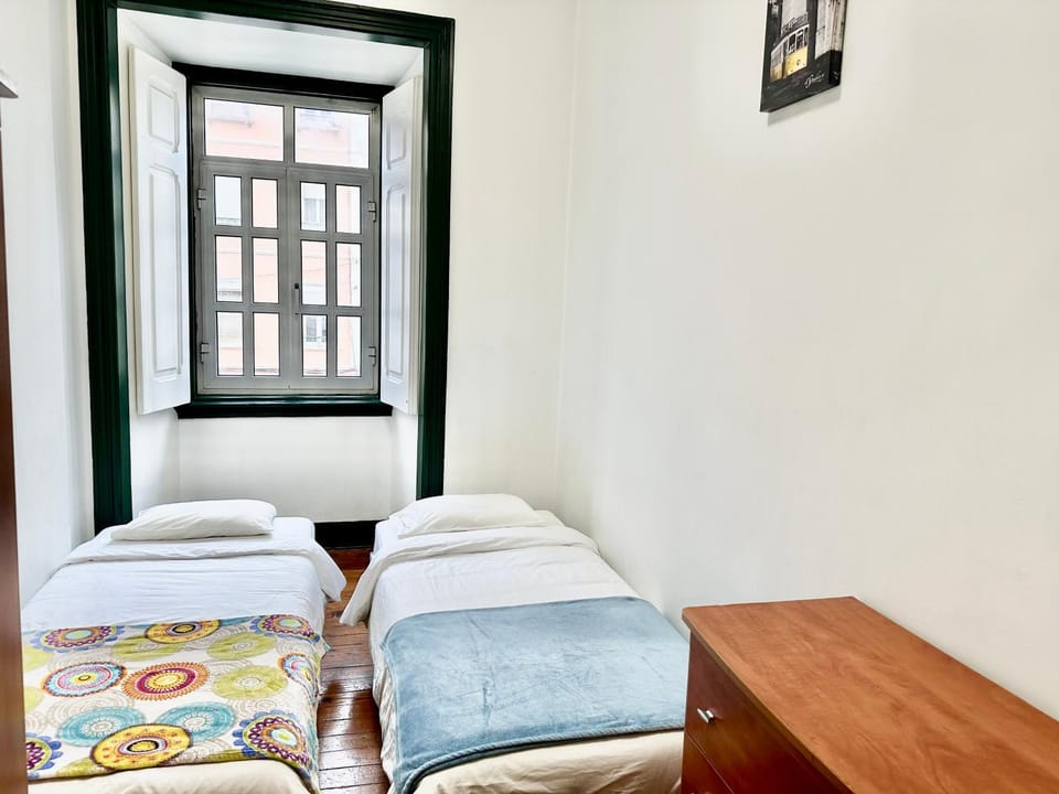 Quarto Duplo Familiar Vacation rental in Lisbon