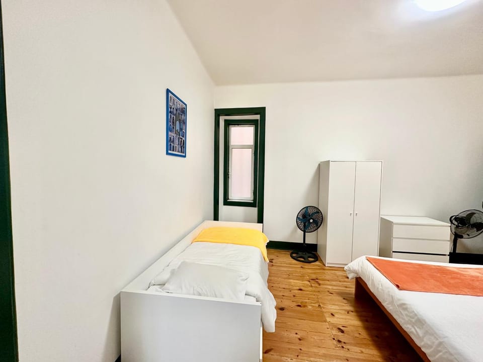 Quarto Duplo Familiar Vacation rental in Lisbon