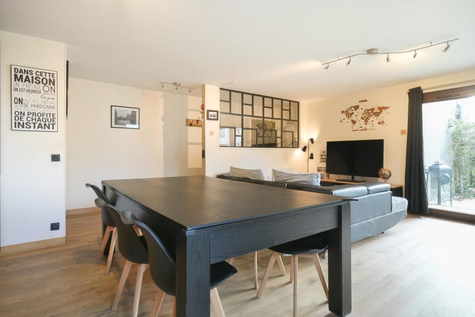 Property building, Living room