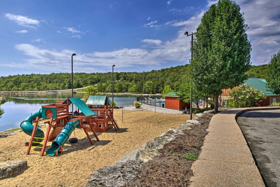 6 Mi to Branson Strip: Resort Condo w/ Perks House in Table Rock Lake