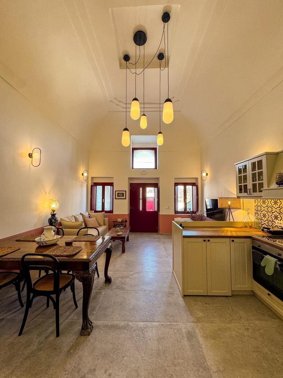 Kitchen or kitchenette, Seating area, Dining area