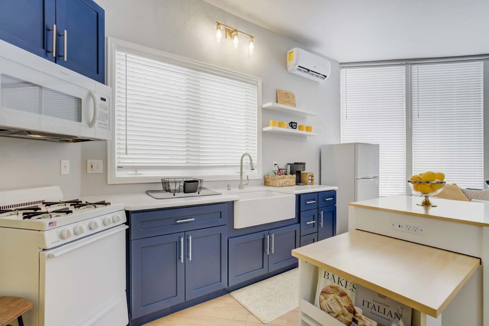 Indigo Cove Modern Studio near Historic Uptown Apartment in Colorado Springs