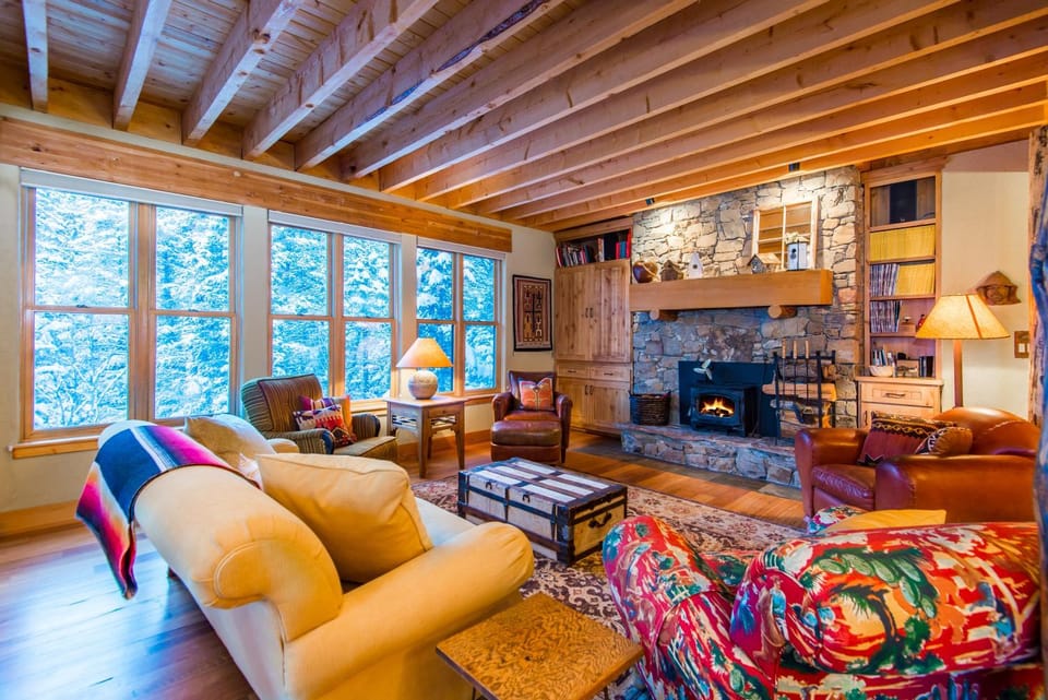 Private and Peaceful, Mtn Views, Stream, Family Friendly, Separate Guest Room House in Sundance