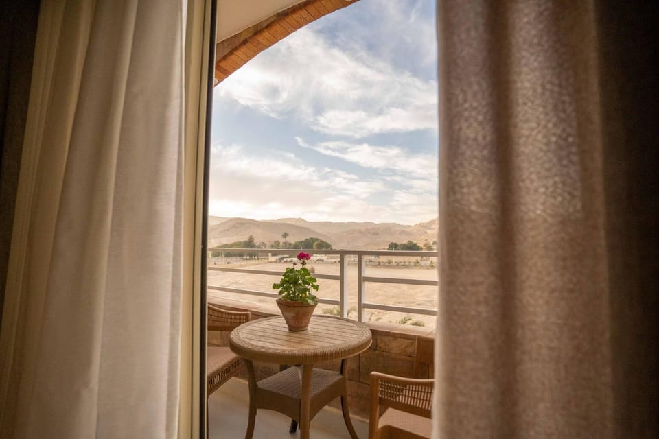 Day, Natural landscape, View (from property/room), Balcony/Terrace, Dining area, Lake view, Mountain view, River view