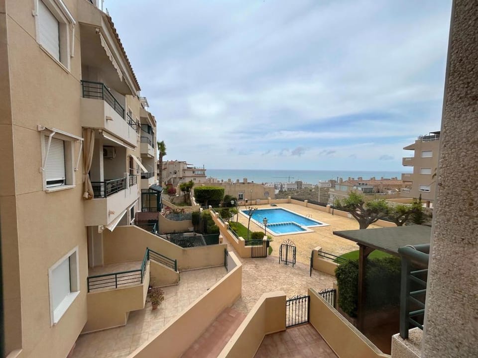 Sea View Apt, Pool & Garden, Walk to Beach & Park Apartment in Santa Pola