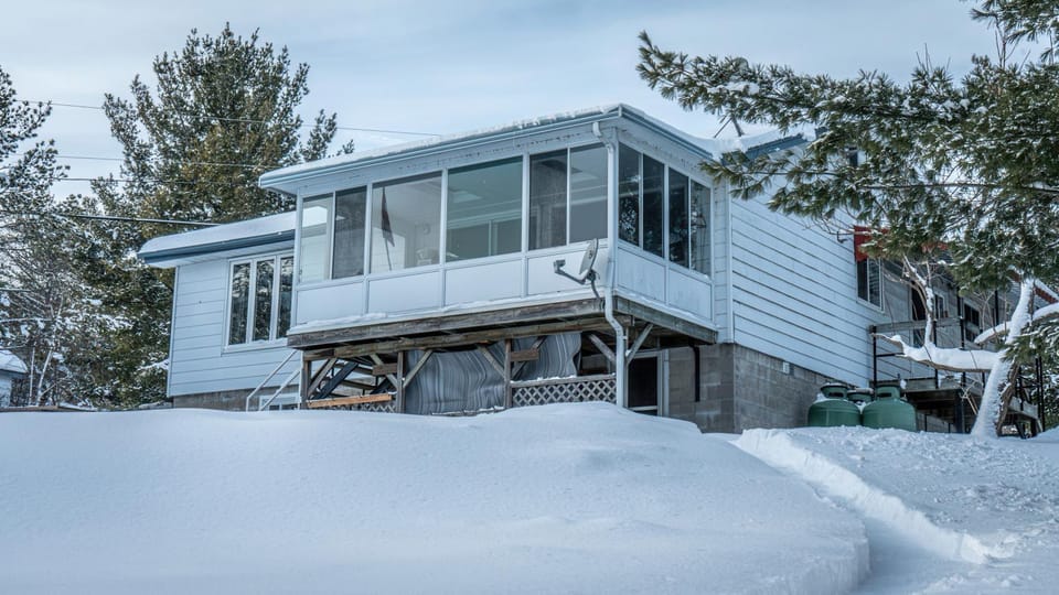 Property building, Day, Winter
