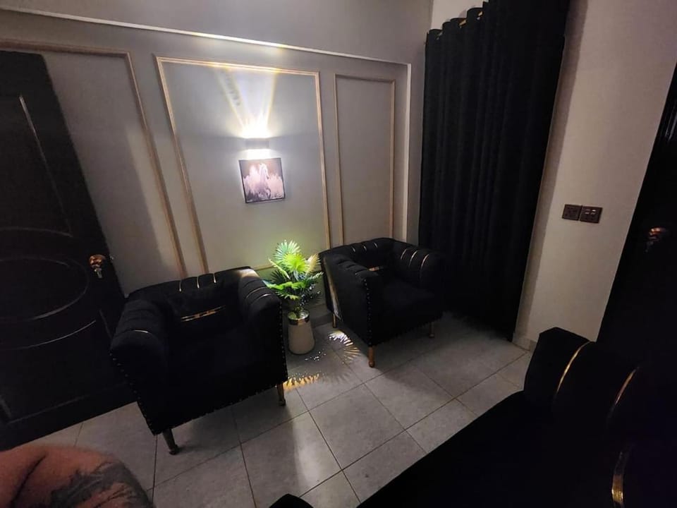 Fully furnished apartment for Rent on daily basis Apartment in Karachi