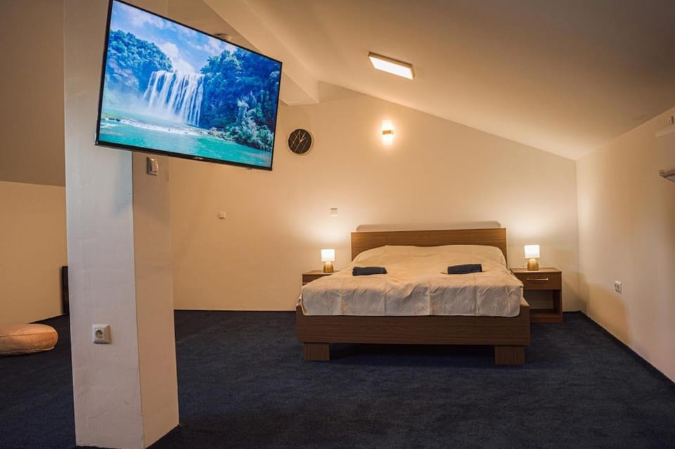 Serene City Haven 10 min to Center Apartment in Sarajevo