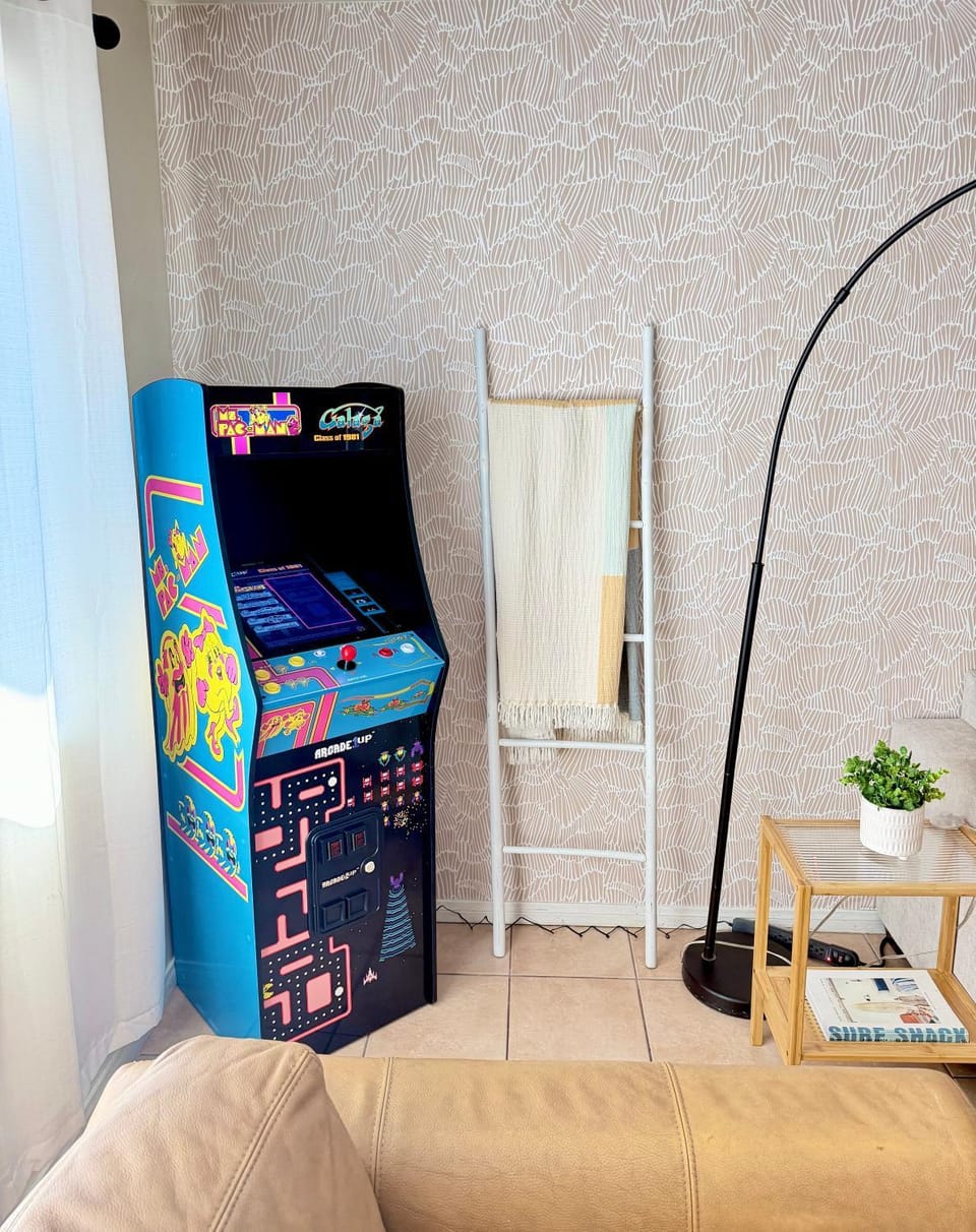 Game Room, Living room, Seating area