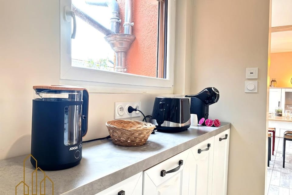 Coffee/tea facilities, toaster