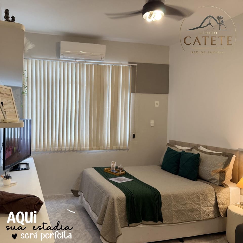 Bed, TV and multimedia, Bedroom