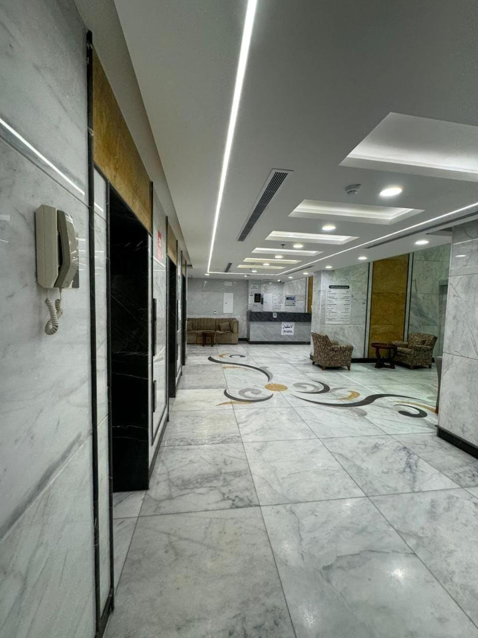 Lobby or reception, elevator