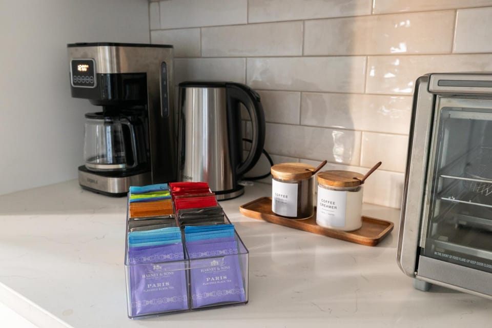 Coffee/tea facilities, kitchen