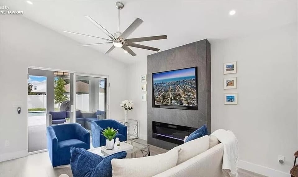 New listing! Everything is new! Private home w/ salt water pool and spa House in Naples Park