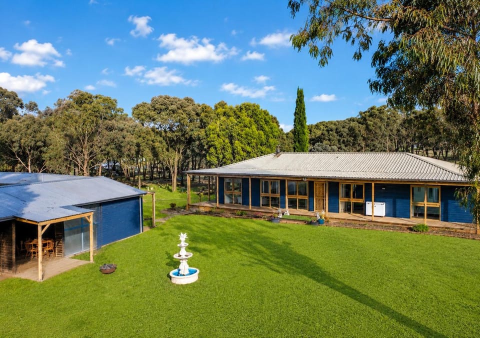 Property building, Natural landscape, Garden, Garden view