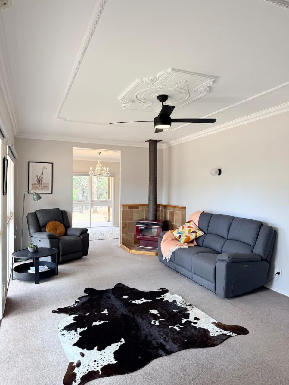 Living room, Seating area, fireplace