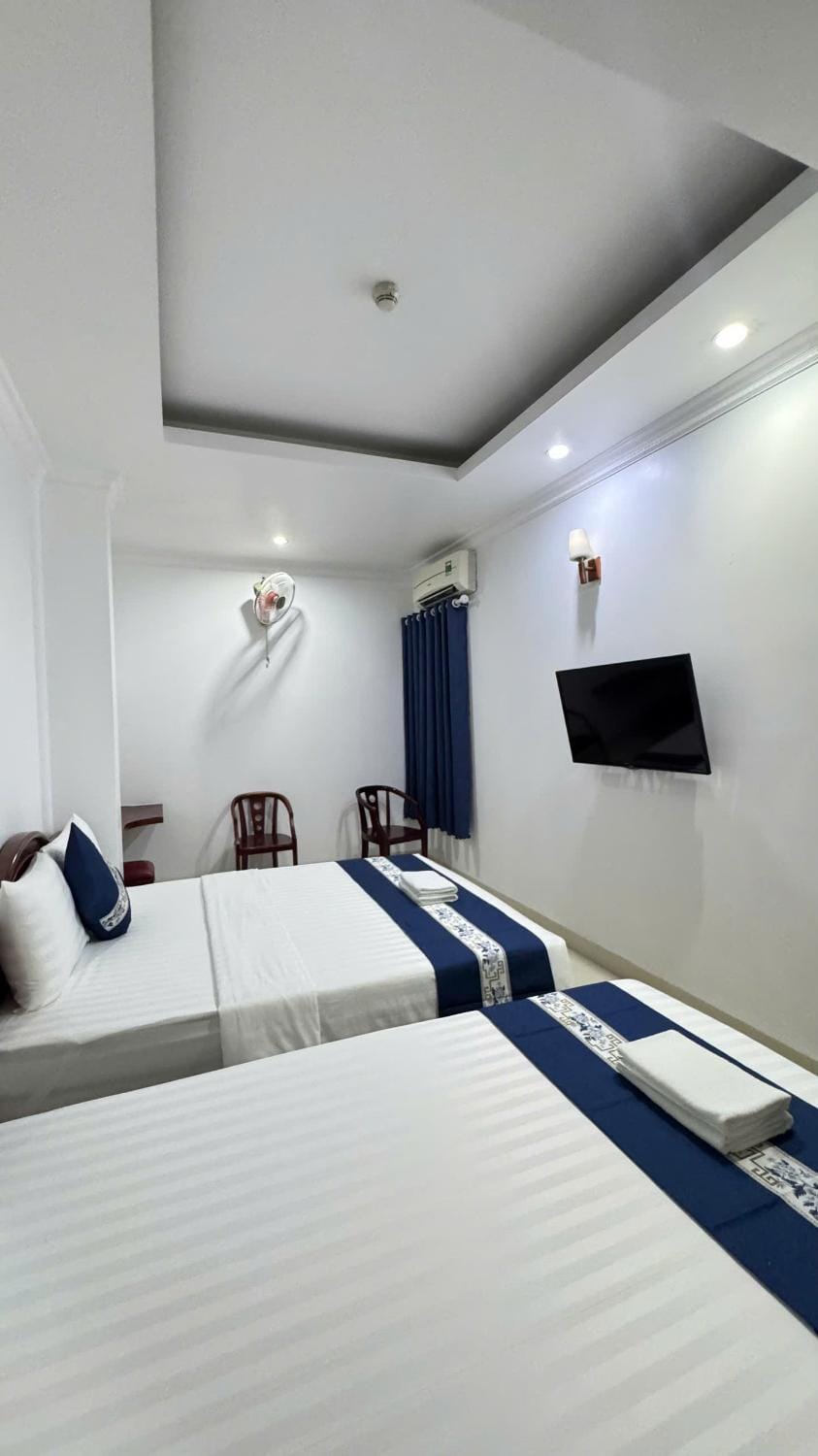 TV and multimedia, Photo of the whole room, Bedroom