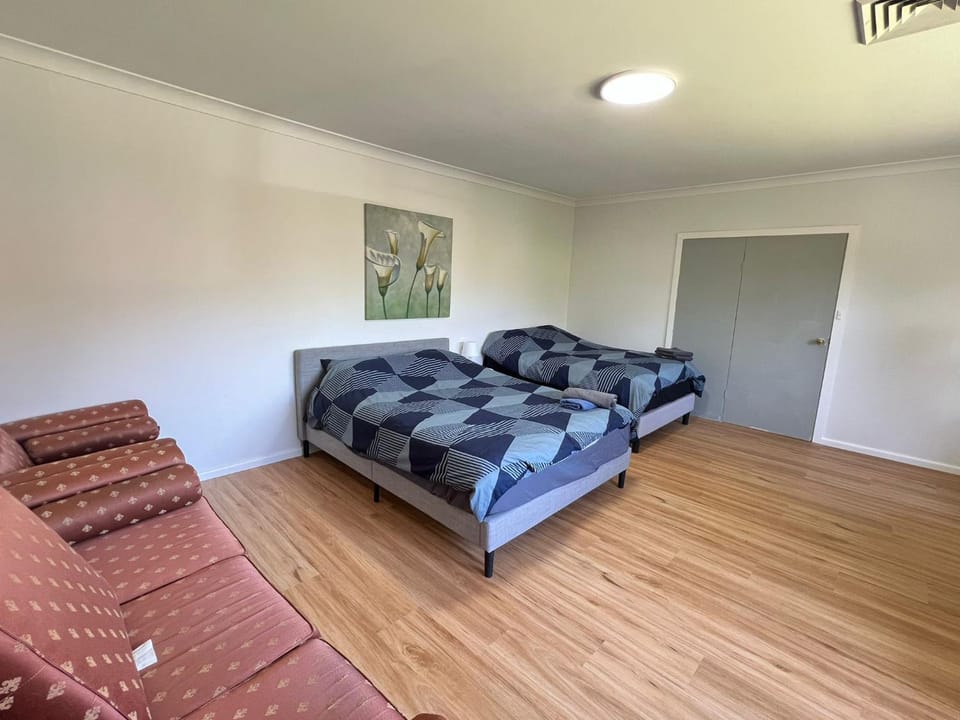 Family Room in House with Swimming Pool - BP6 Vacation rental in Sydney