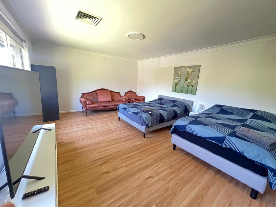 Family Room in House with Swimming Pool - BP6 Vacation rental in Sydney