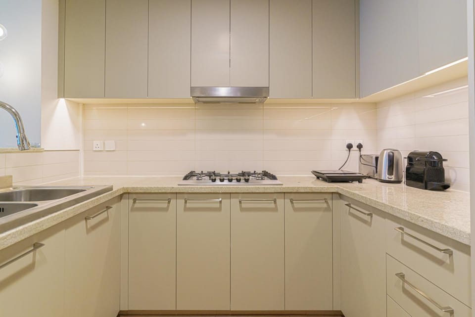 Rovostays Private Room in Downtown Burj Vista Apartment with Burj Khalifa View Apartment in Dubai