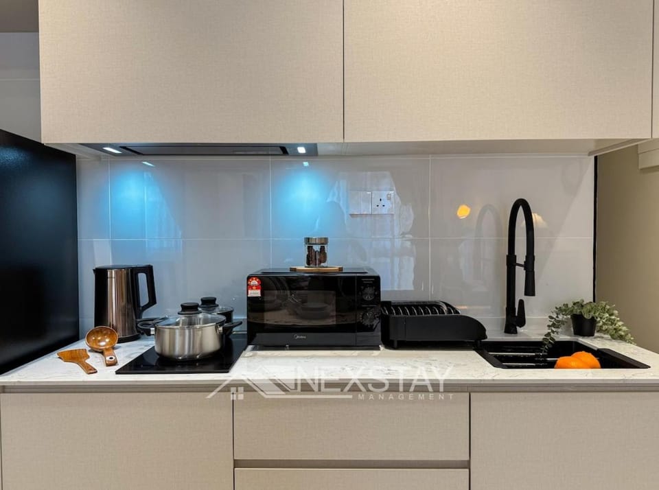 Kitchen or kitchenette, kitchen