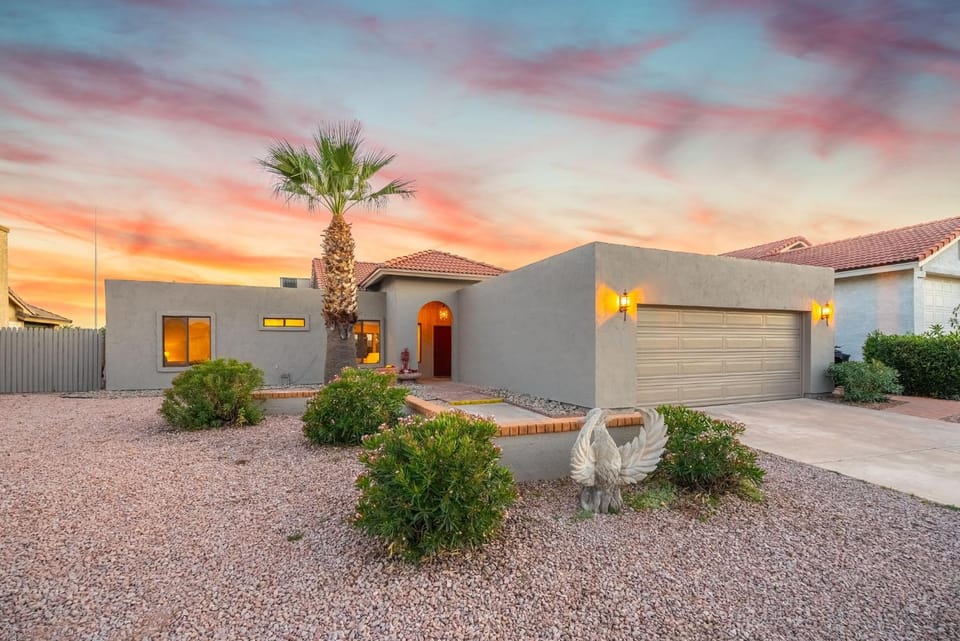 Cozy 2BR Home Fire Pit Grill Golf Course Views House in Mesa