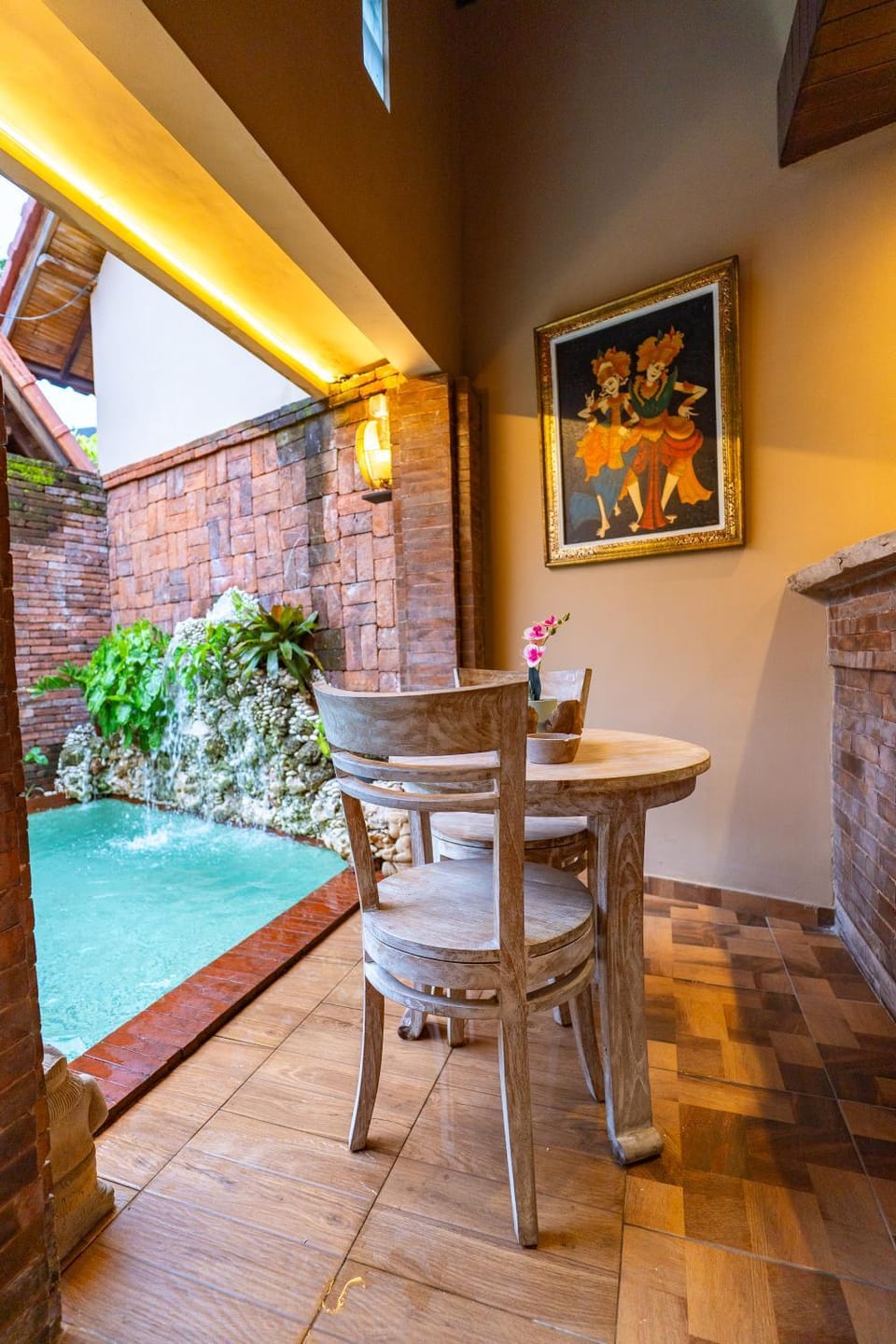 Dining area, Pool view, Swimming pool