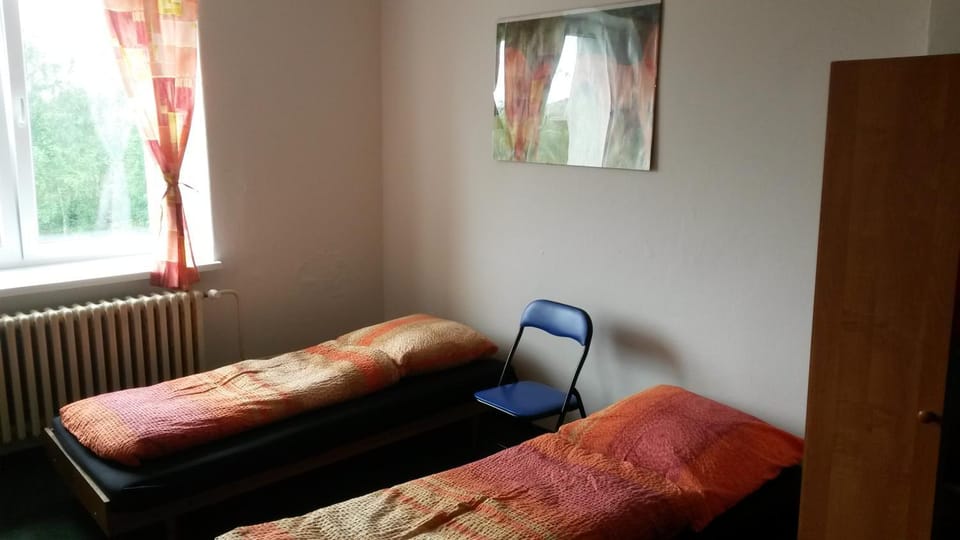 Day, Photo of the whole room