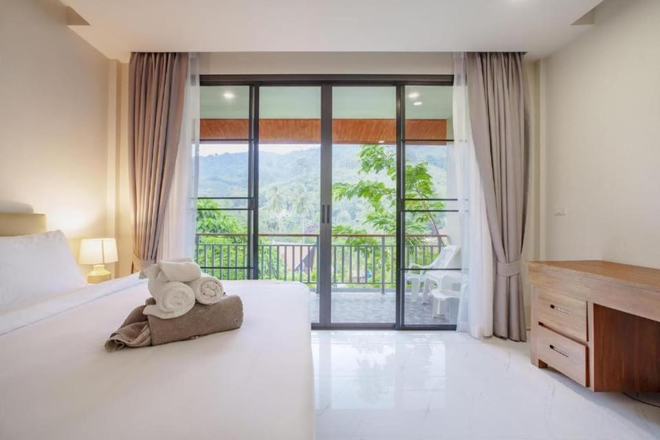 Bed, Balcony/Terrace, Bedroom
