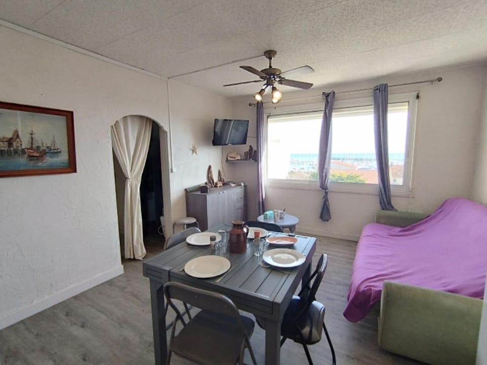 Appartement T2 Lumineux 37m², Plage & Port, 4 Personnes, Narbonne-Plage - FR-1-795-72 Apartment in Fleury