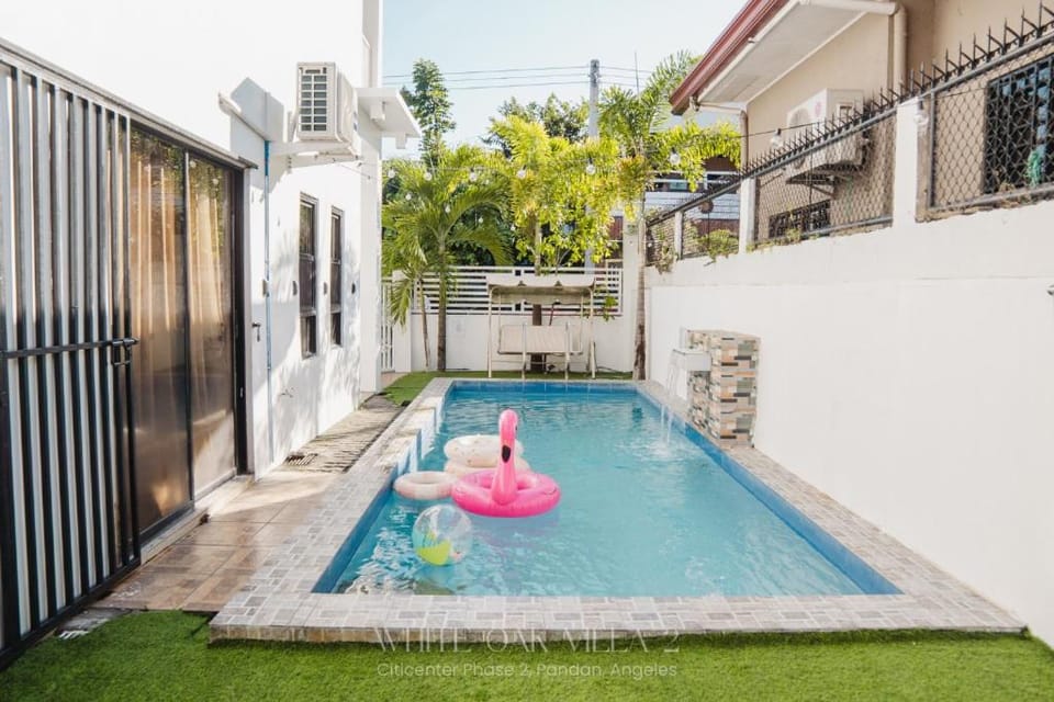 4BR Private Villa with 5ft Pool & Billiards near Marquee Mall Apartment in Angeles
