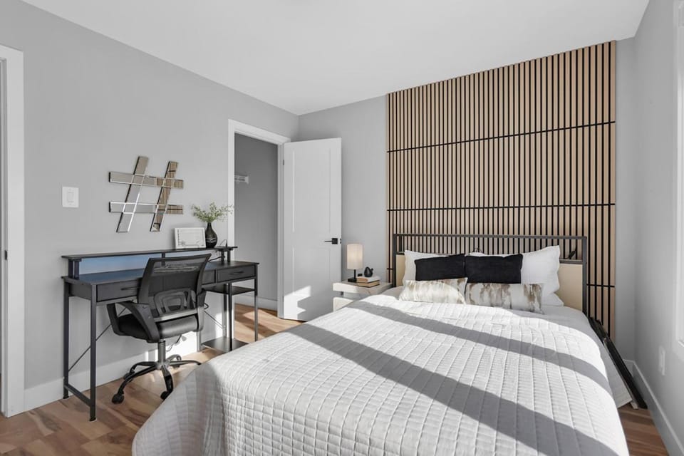 Bed, Photo of the whole room