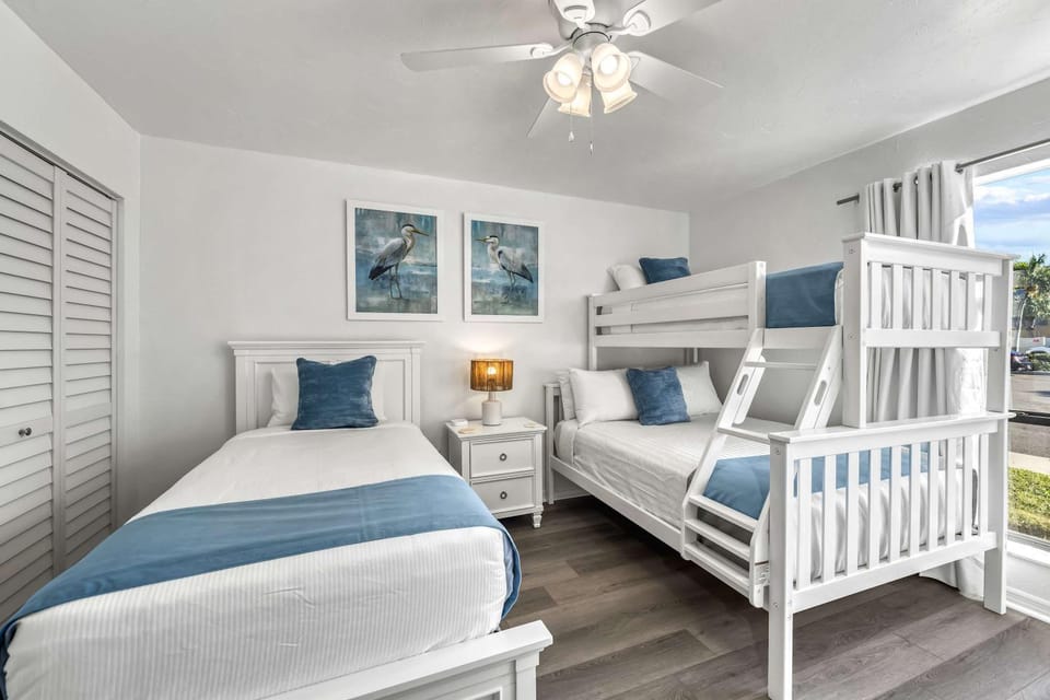 Dans Florida Condos Sea Bliss at Runaway Bay House in Bradenton Beach