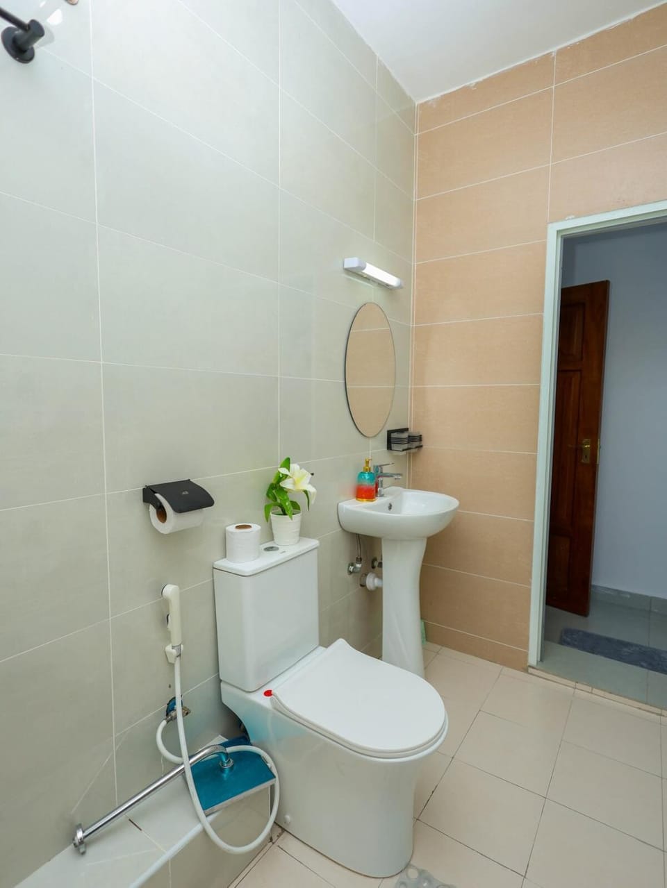 Toilet, bidet
