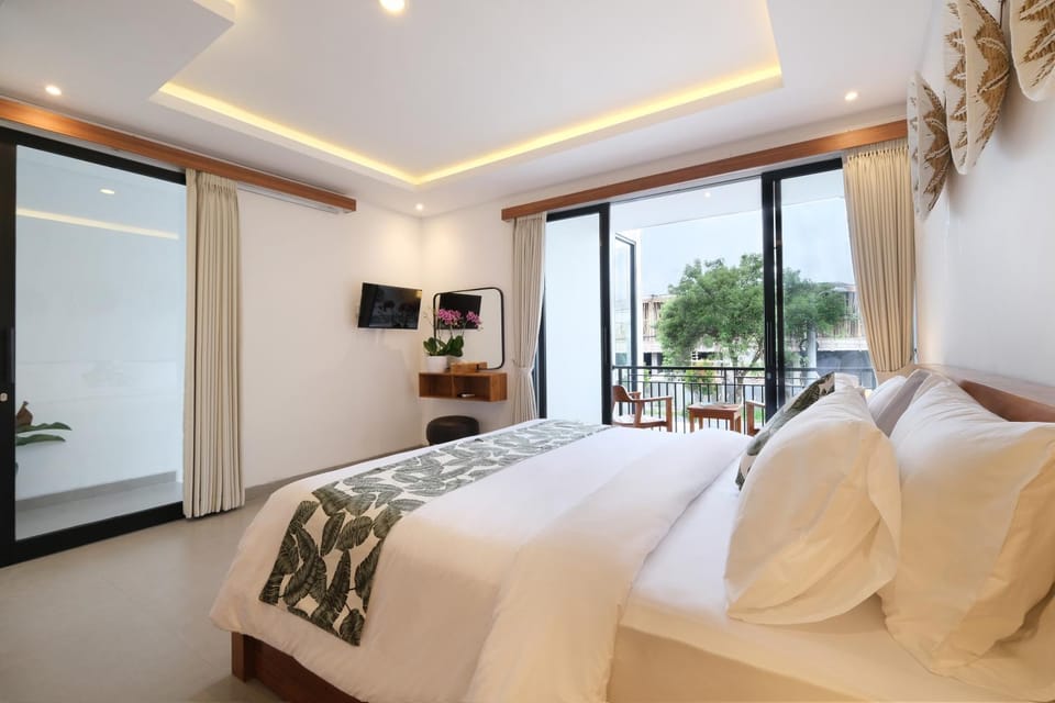 Bed, TV and multimedia