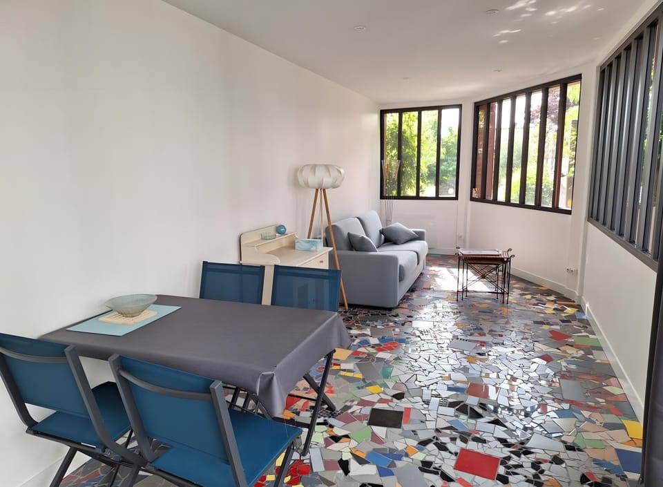 Property building, Living room