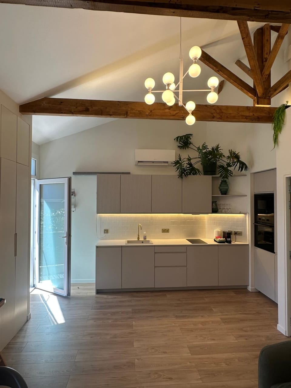 Kitchen or kitchenette, stove