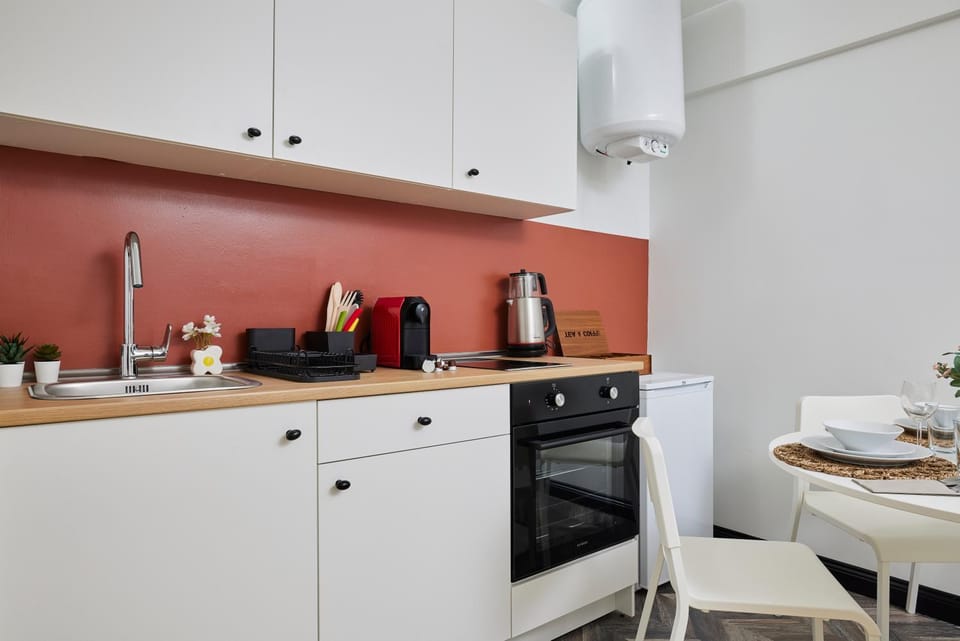 Bright & Modern 2-Bedroom Flat Near Metro Apartment in Istanbul