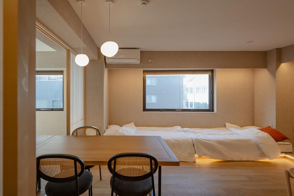 Bed, Living room, Photo of the whole room, Bedroom, air conditioner