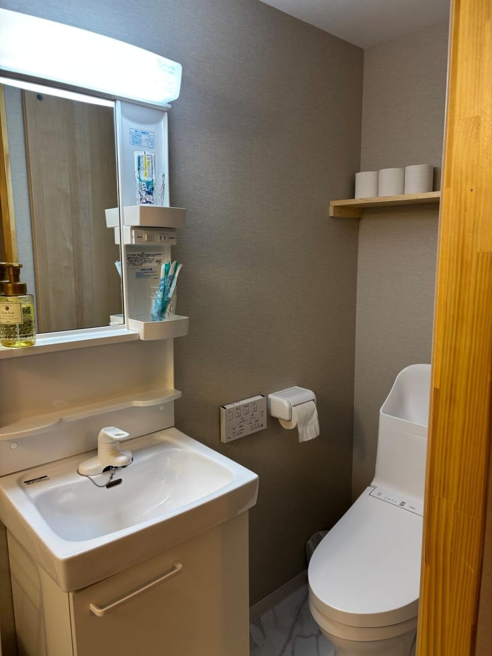 昭和グランドビル407 Apartment in Osaka